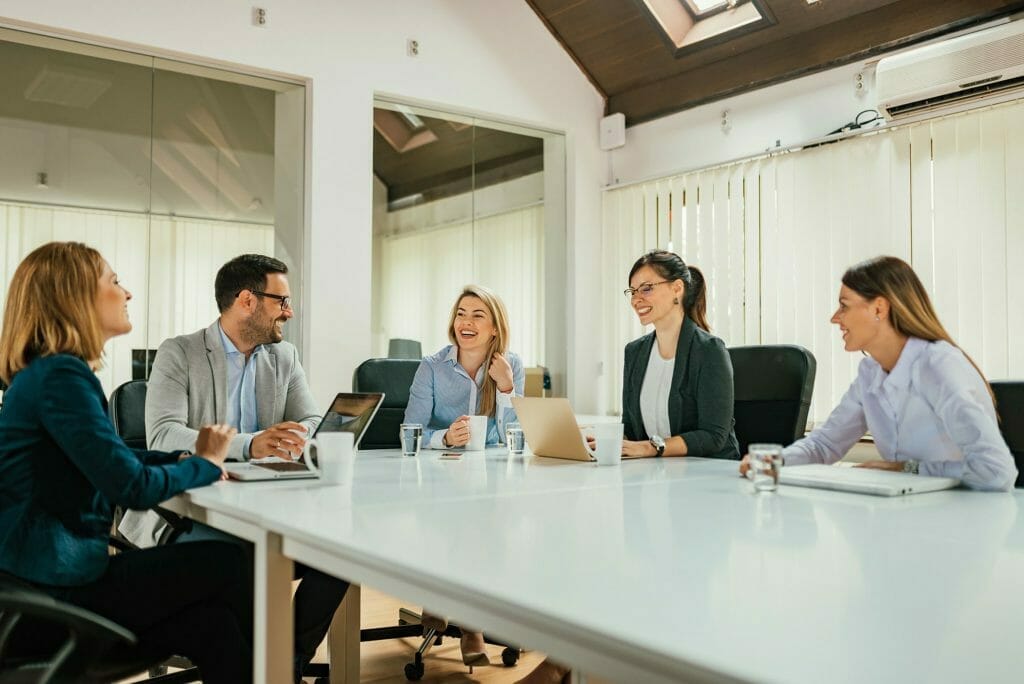 Seguro de cumplimiento matriz para grandes beneficios